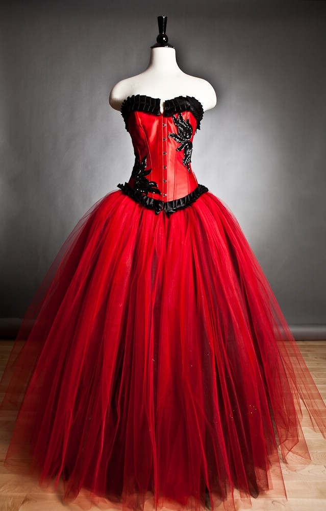 Red and Black Romantic Gothic Corset Prom Gown