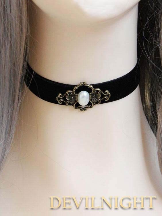 Gothic Victorian Short Pendant Necklace