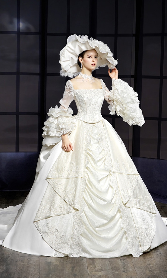 Royal Victorian Style Wedding Dress