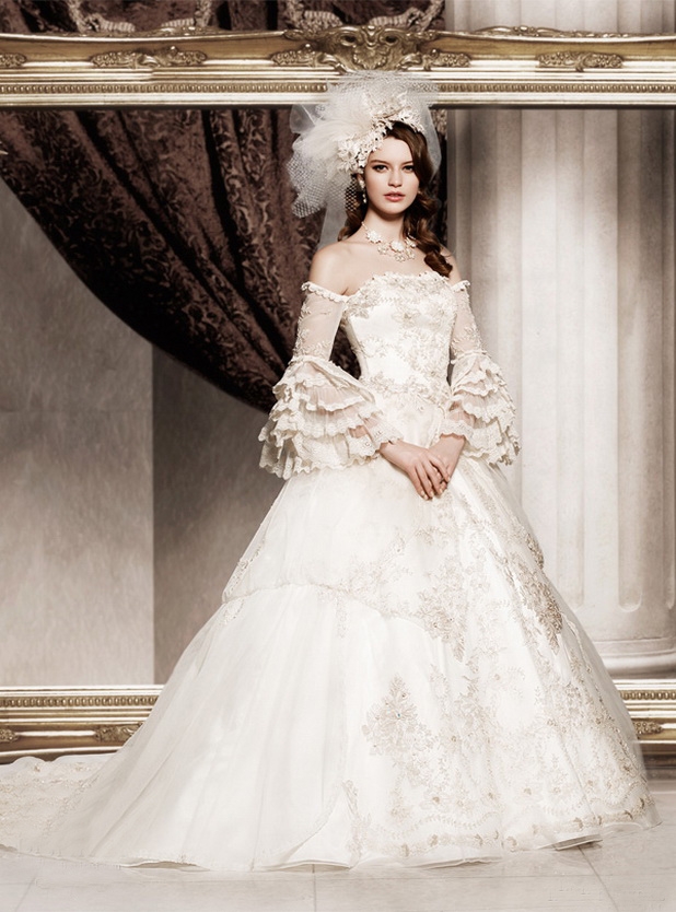 Off-the-Shoulder Princess Vintage Victorian Wedding Dress