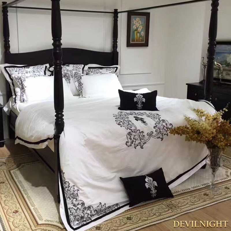 White and Black Gothic Vintage Palace Comforter Set