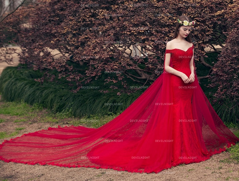 Red Off-the-Shoulder Lace Mermaid Gothic Wedding Dress with Shawl