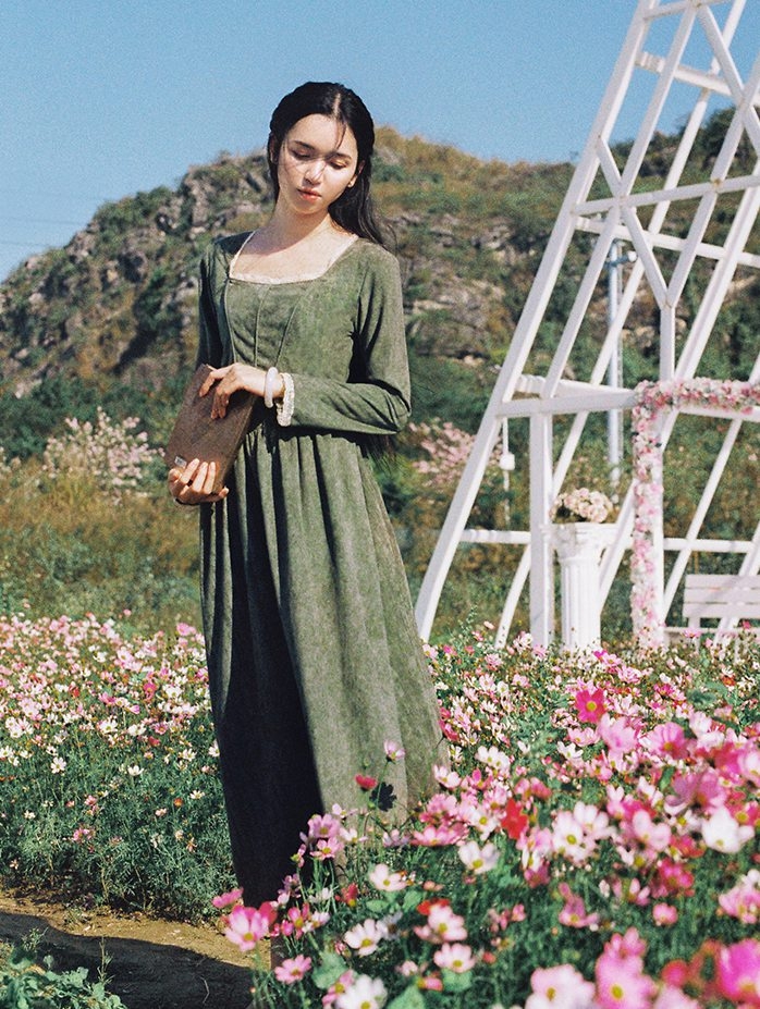 Green Long Sleeves Vintage Medieval Inspired Dress