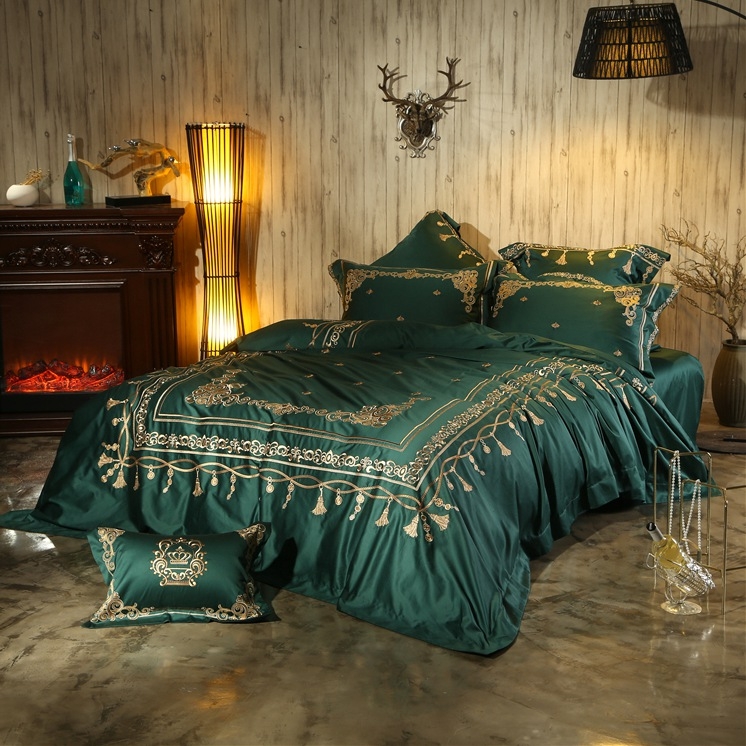 Gorgeous Green Vintage Crown Embroidery Comforter Set 