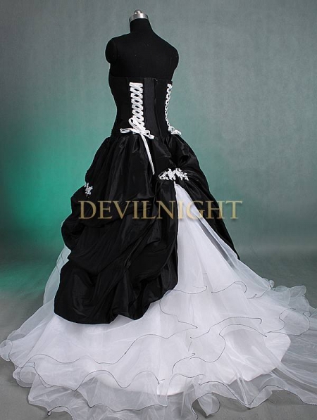 Black and White Romantic Gothic Wedding Dress - Devilnight.co.uk