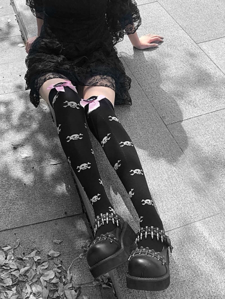 White Gothic Punk Skull Bowknot Knee Socks - Devilnight.co.uk