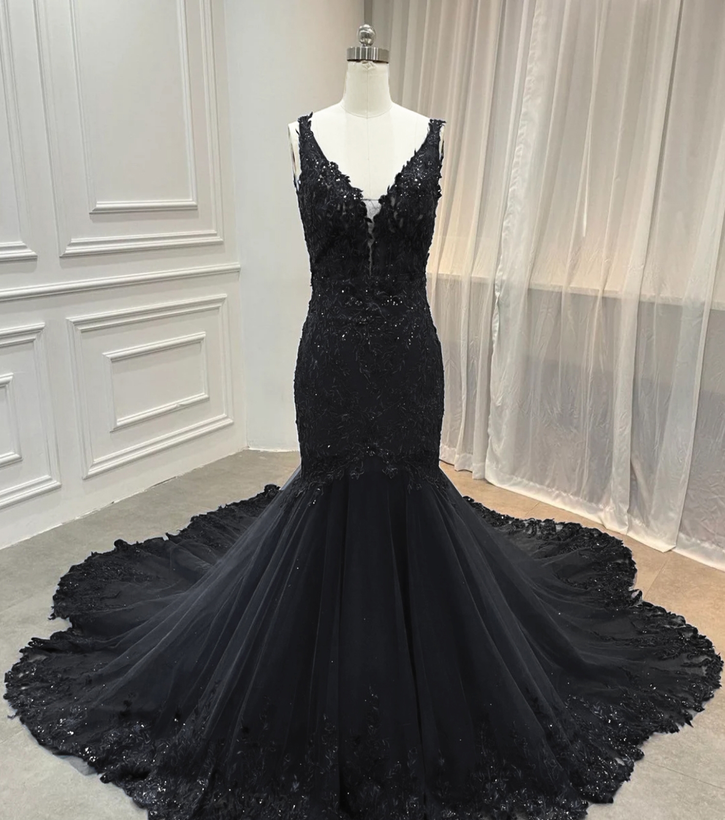 Black Gothic Lace Mermaid Gorgeous Wedding Dress